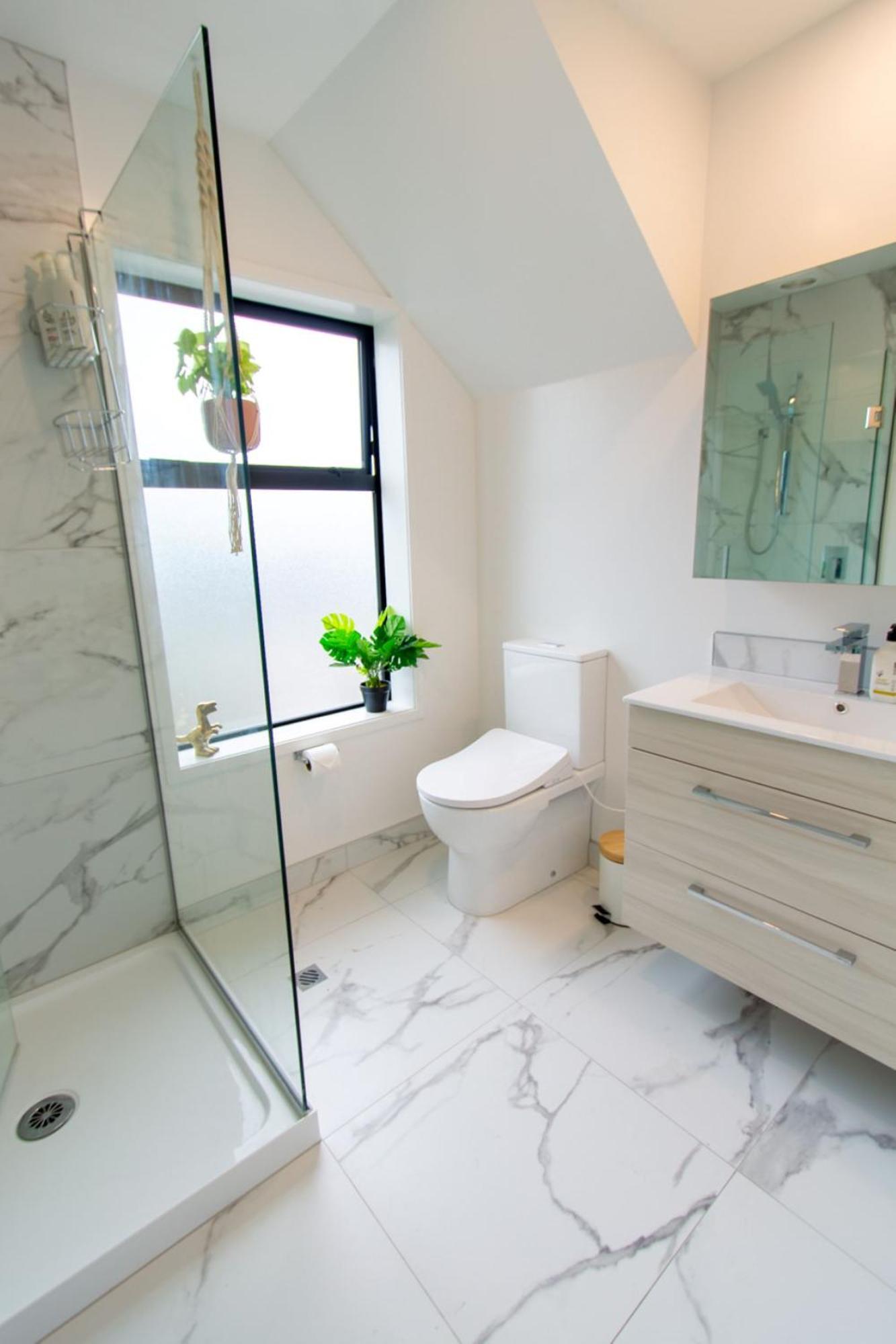 Gorgeous In Green - 2 Bed Central Oasis W/King Bed Christchurch Exterior photo