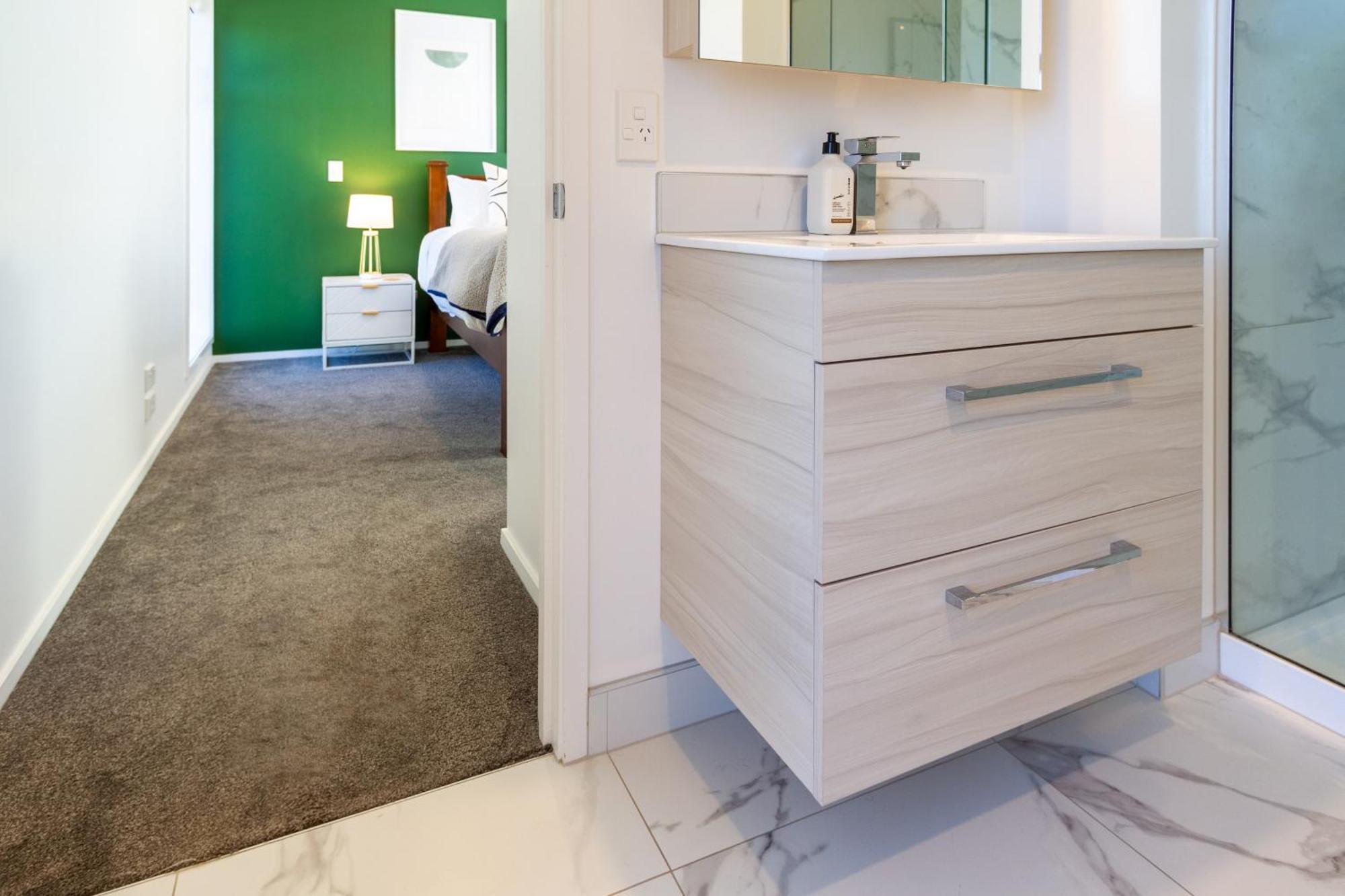 Gorgeous In Green - 2 Bed Central Oasis W/King Bed Christchurch Exterior photo