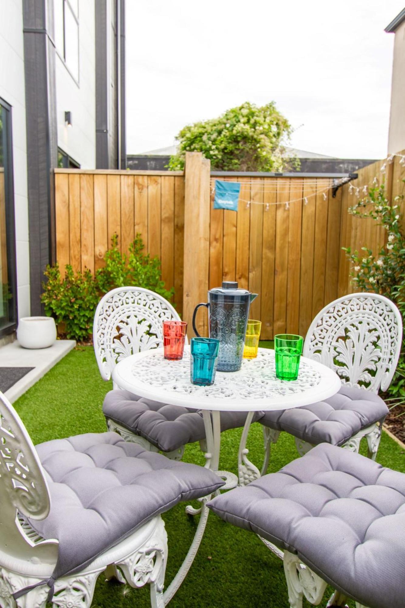Gorgeous In Green - 2 Bed Central Oasis W/King Bed Christchurch Exterior photo