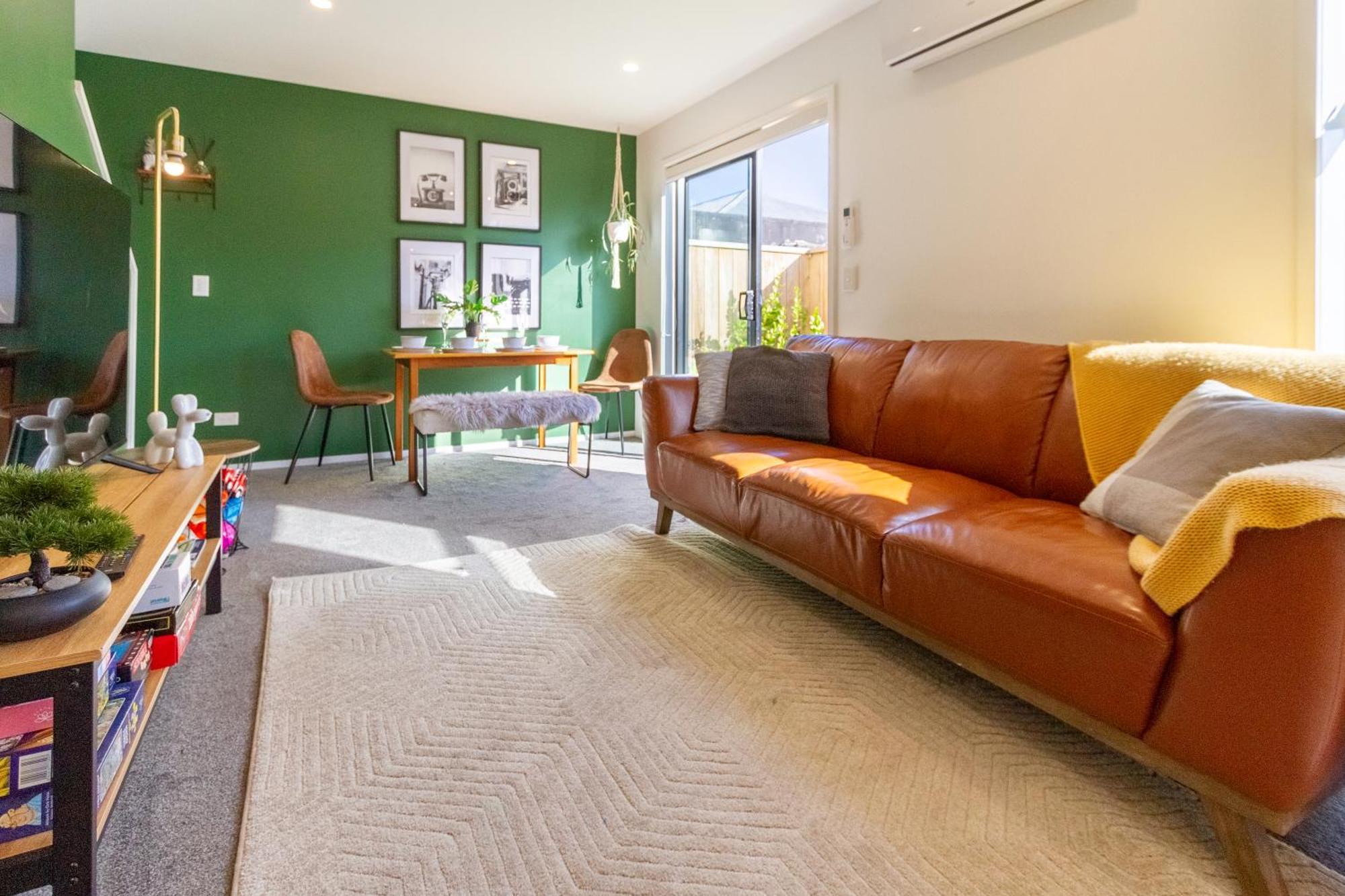 Gorgeous In Green - 2 Bed Central Oasis W/King Bed Christchurch Exterior photo