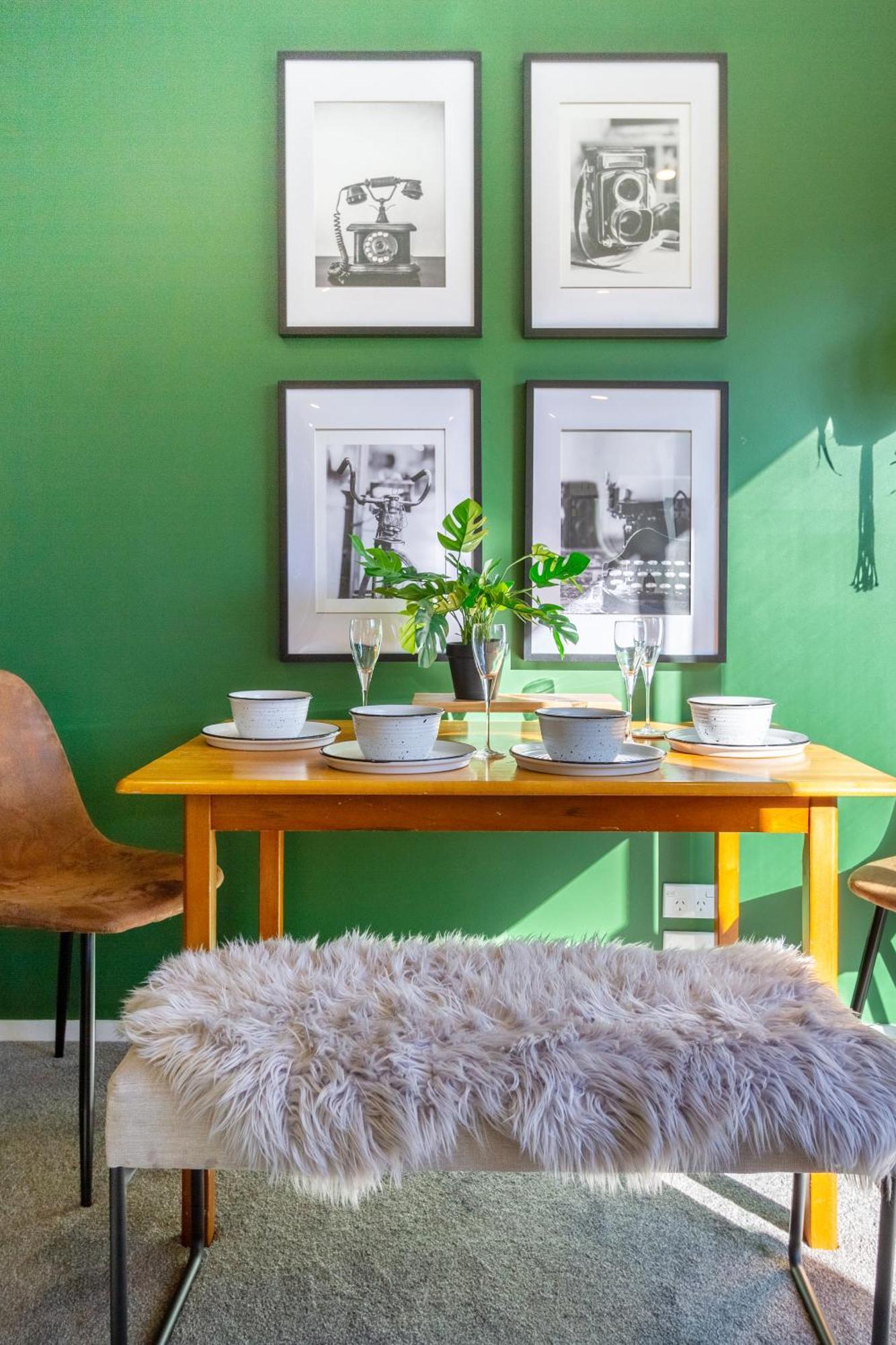 Gorgeous In Green - 2 Bed Central Oasis W/King Bed Christchurch Exterior photo